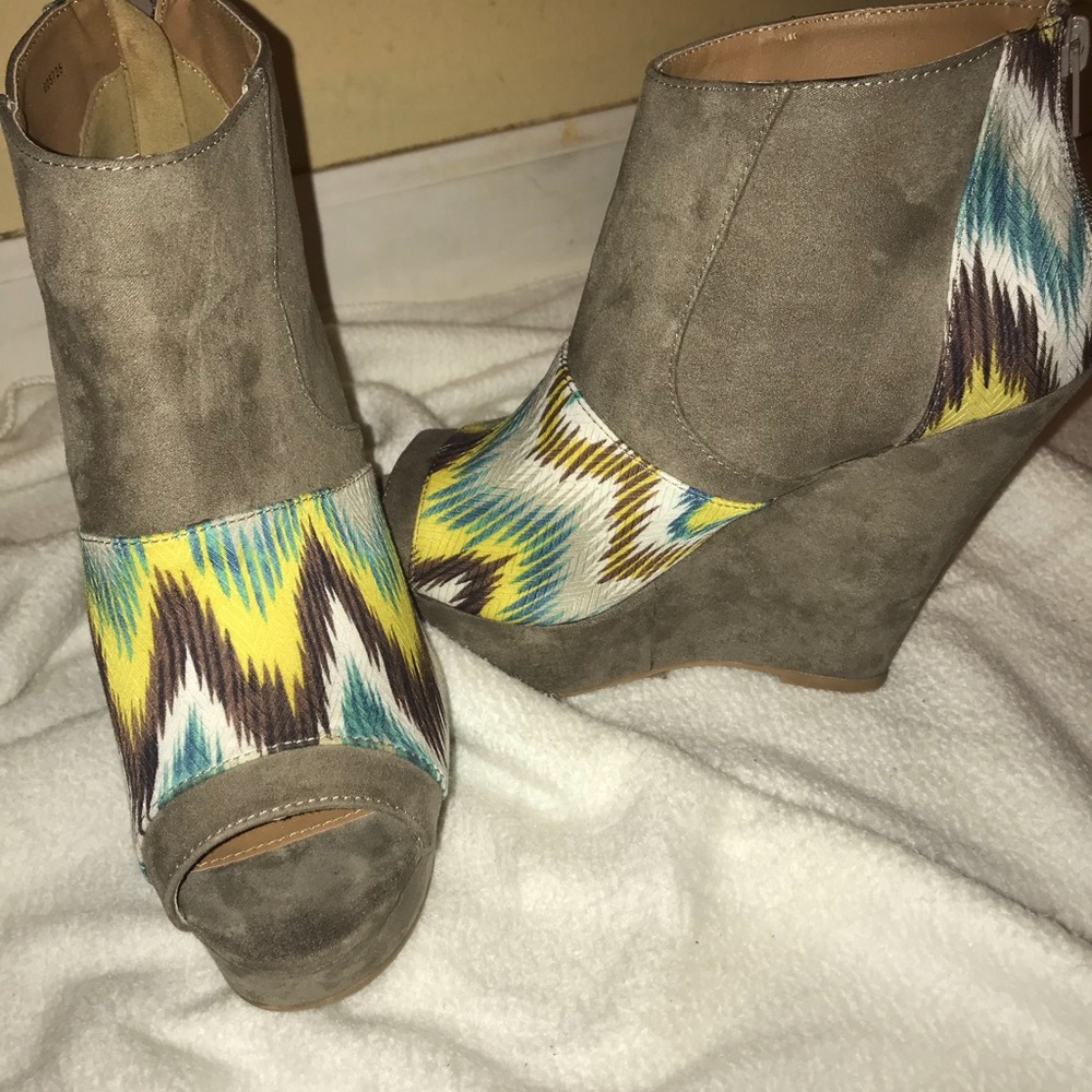 Women’s shoes
